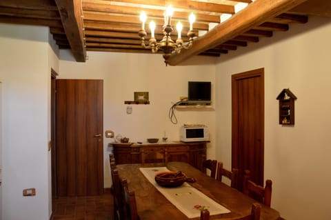 Basic Apartment, 2 Bedrooms, Kitchenette (Ribes) | In-room dining