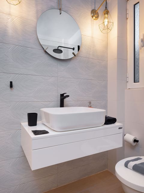 Apartment, 2 Bedrooms, Sea View | Bathroom sink