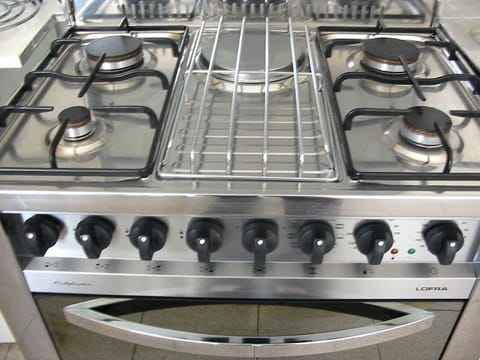 House, 2 Bedrooms (Casa Sole) | Private kitchen | Full-size fridge, microwave, oven, stovetop