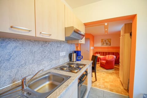 Standard Condo, 2 Bedrooms | Private kitchen