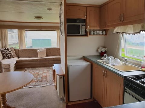 2 Bedroom Static Caravan (Double Glazed, Central Heating).  | Private kitchen | Microwave, oven, stovetop, electric kettle