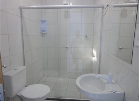 Triple Room, Sea View | Bathroom | Shower, free toiletries, hair dryer, towels