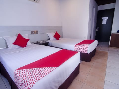 Deluxe Twin Room | Free WiFi, bed sheets