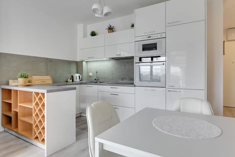 Comfort Apartment, 2 Bedrooms, Balcony (6 people) | Private kitchenette | Fridge, oven, stovetop, dishwasher