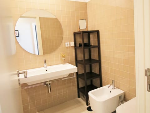 Luxury Apartment, 2 Bedrooms, City View | Bathroom | Bathtub, designer toiletries, hair dryer, towels