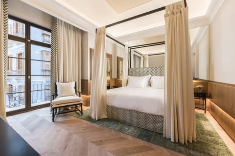 Palacio Junior Suite | Egyptian cotton sheets, premium bedding, down comforters, minibar