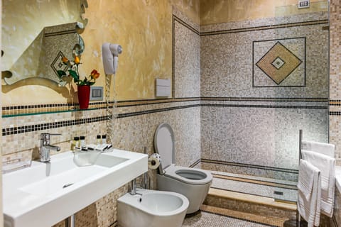 Exclusive Double Room Single Use | Bathroom | Hair dryer, bidet, towels