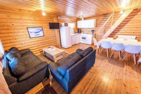 Cabin (Medium) | Living room
