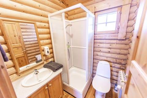 Standard Cabin, 1 Bedroom | Bathroom | Shower, hair dryer, towels
