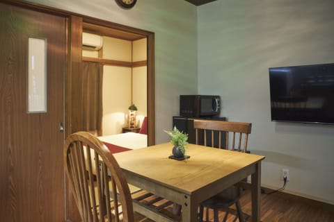 Apartment (Room 1) | Living area | Flat-screen TV