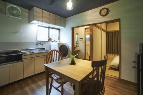 Apartment (Room 2) | Private kitchen | Fridge, microwave, stovetop, electric kettle