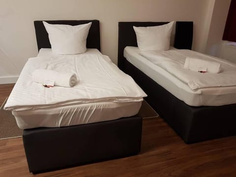 Basic Double or Twin Room | Desk, free WiFi, bed sheets