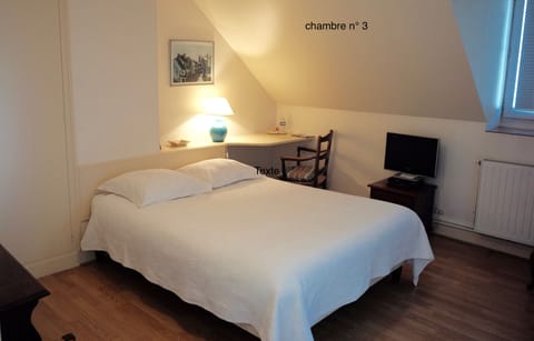 Double Room (3) | Individually decorated, individually furnished, desk, free WiFi