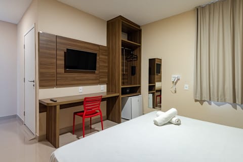 Standard Suite, 1 Double Bed | Minibar, in-room safe, laptop workspace, blackout drapes