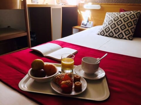 Desk, soundproofing, iron/ironing board, free cribs/infant beds