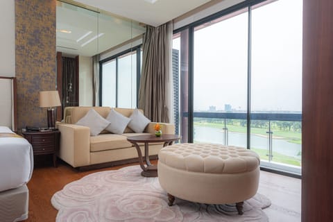 Grand Duplex Presidential Suite - Free Suvarnabhumi Airport Transfer | 1 bedroom, minibar, in-room safe, desk