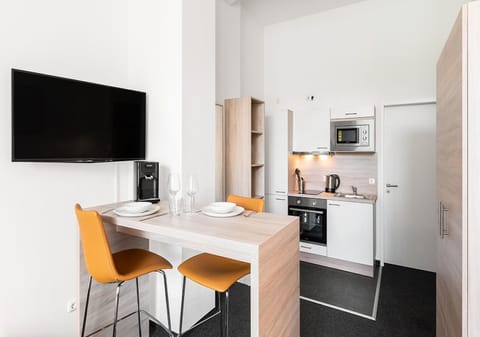 Business-Apartment (4 Adults) | In-room dining