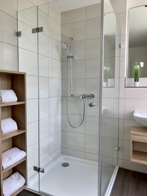 Studio-Apartment (2 Adults) | Bathroom shower