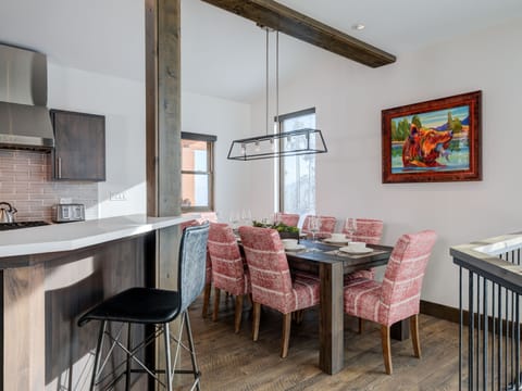 Homestead Chalet 4 Claim Jumper, Dining, 1