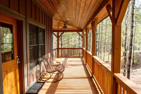 The Mountain Laurel | Balcony view