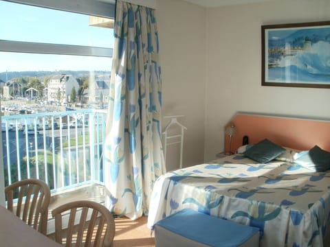 Blackout drapes, iron/ironing board, free WiFi, bed sheets