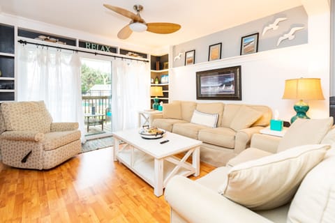 Standard Condo, 2 Bedrooms, Non Smoking, Pool View (Condo 1) | Living area | Smart TV