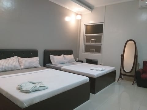 Quadruple Room | Free WiFi, bed sheets