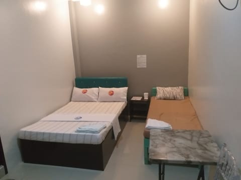 Triple Room | Free WiFi, bed sheets