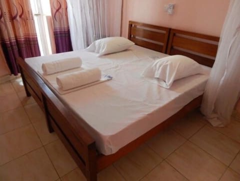 Standard Twin Room | Individually decorated, desk, soundproofing, free WiFi