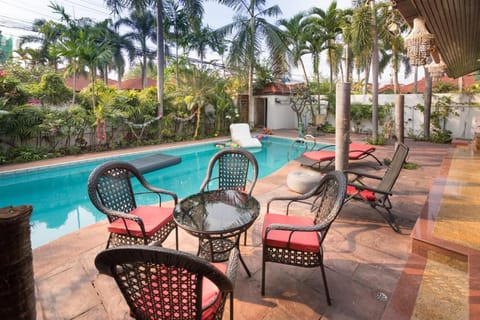 Outdoor pool, sun loungers