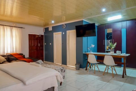 Executive Apartment | Premium bedding, in-room safe, individually decorated