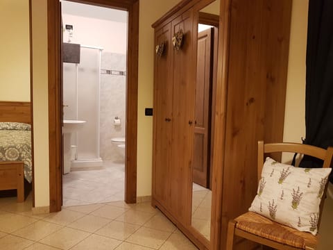 1 bedroom, down comforters, desk, blackout drapes