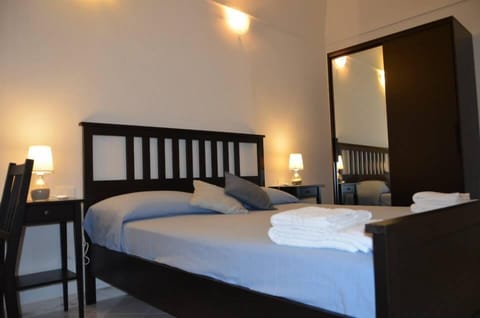 Deluxe Double Room, Balcony | 1 bedroom, desk, free WiFi, bed sheets