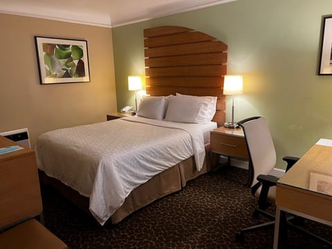 In-room safe, desk, laptop workspace, iron/ironing board