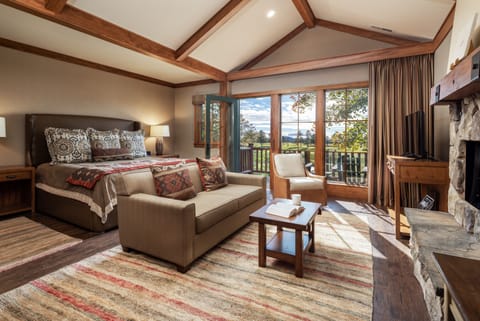 Luxury Room, 1 King Bed (River Lodge) | Premium bedding, in-room safe, desk, blackout drapes