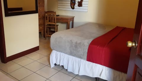 Twin Room, 2 Twin Beds | Individually decorated, desk, iron/ironing board, free WiFi