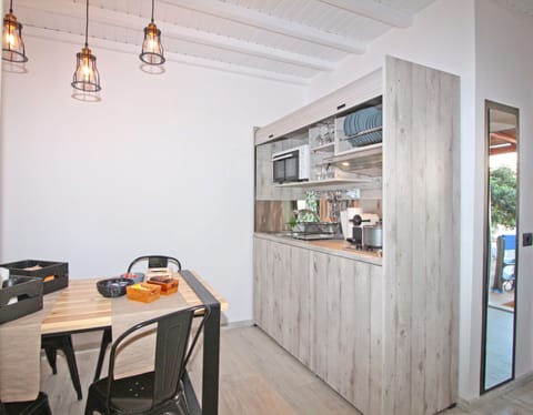 Apartment, Garden View | Private kitchenette | Fridge, stovetop, espresso maker, coffee/tea maker