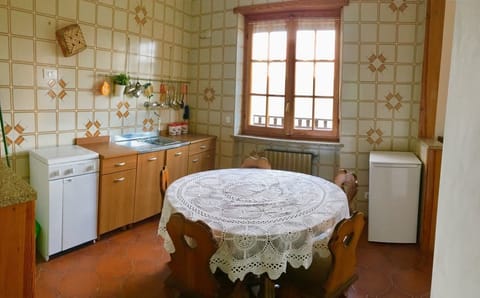 Apartment, 2 Bedrooms | In-room dining