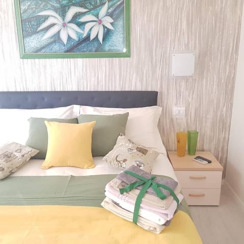 Comfort Triple Room | Select Comfort beds, in-room safe, desk, iron/ironing board