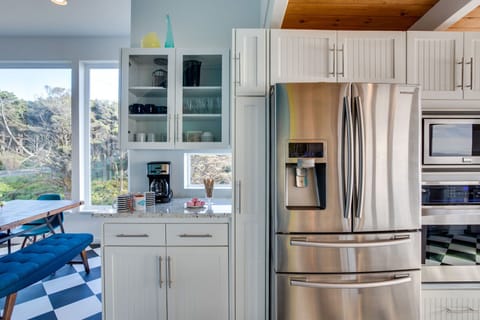 Fabulous upgraded appliances for you.