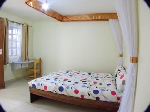 Deluxe Double Room, Non Smoking | Desk, free WiFi, bed sheets