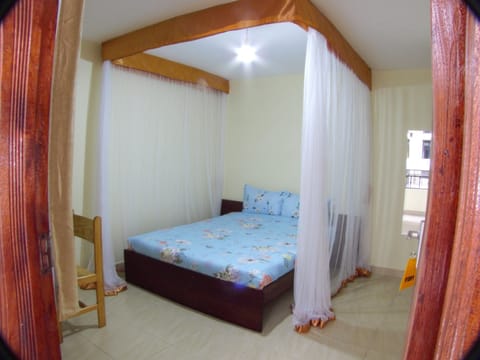 Executive Double Room, Non Smoking | Desk, free WiFi, bed sheets