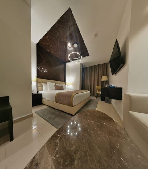 Deluxe Double Room | Premium bedding, Select Comfort beds, minibar, in-room safe
