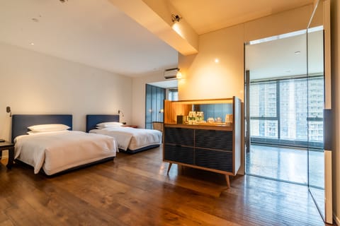 Superior Twin Room, City View | Premium bedding, down comforters, pillowtop beds, free minibar