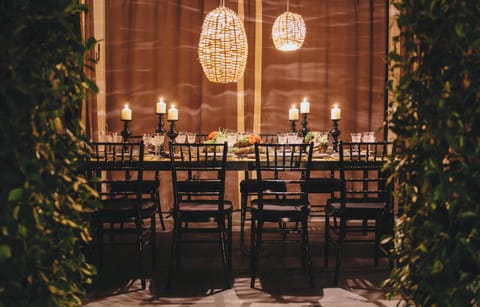 Couples treatment rooms, steam room, body treatments, aromatherapy