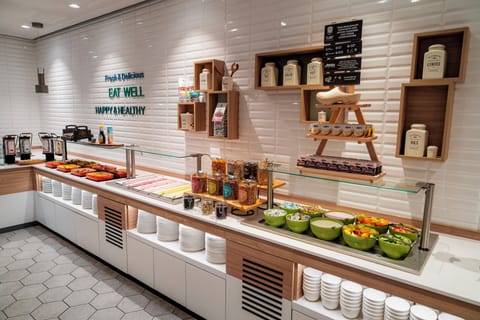 Daily buffet breakfast (EUR 21.50 per person)