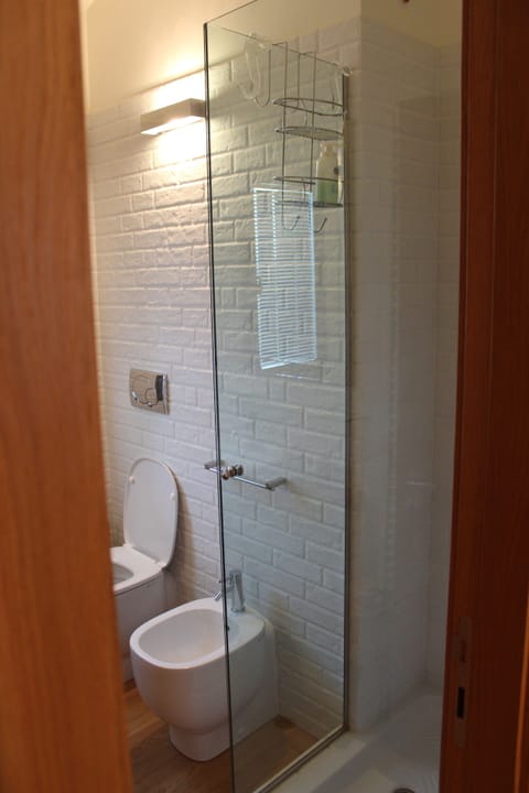 Superior Suite, 2 Bedrooms, Vineyard View (Michelangelo) | Bathroom | Shower, hair dryer, bidet, towels