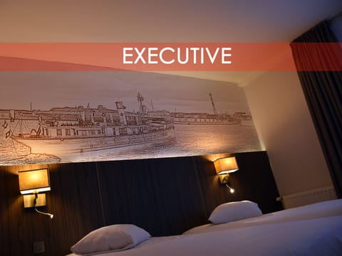 Executive Double or Twin Room | In-room safe, desk, iron/ironing board, free WiFi