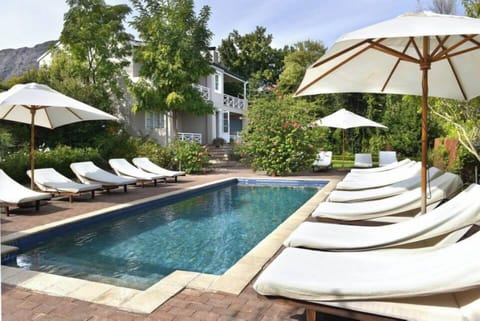 2 outdoor pools, sun loungers