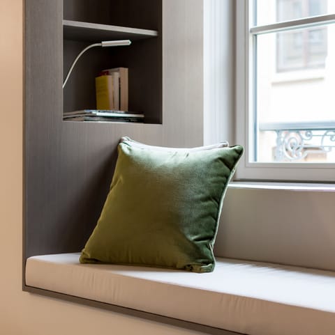 Apartment | Living area | Flat-screen TV